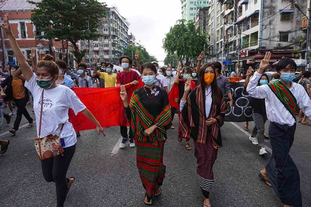 Demonstran Kembali Turun ke Jalan di Yangon
