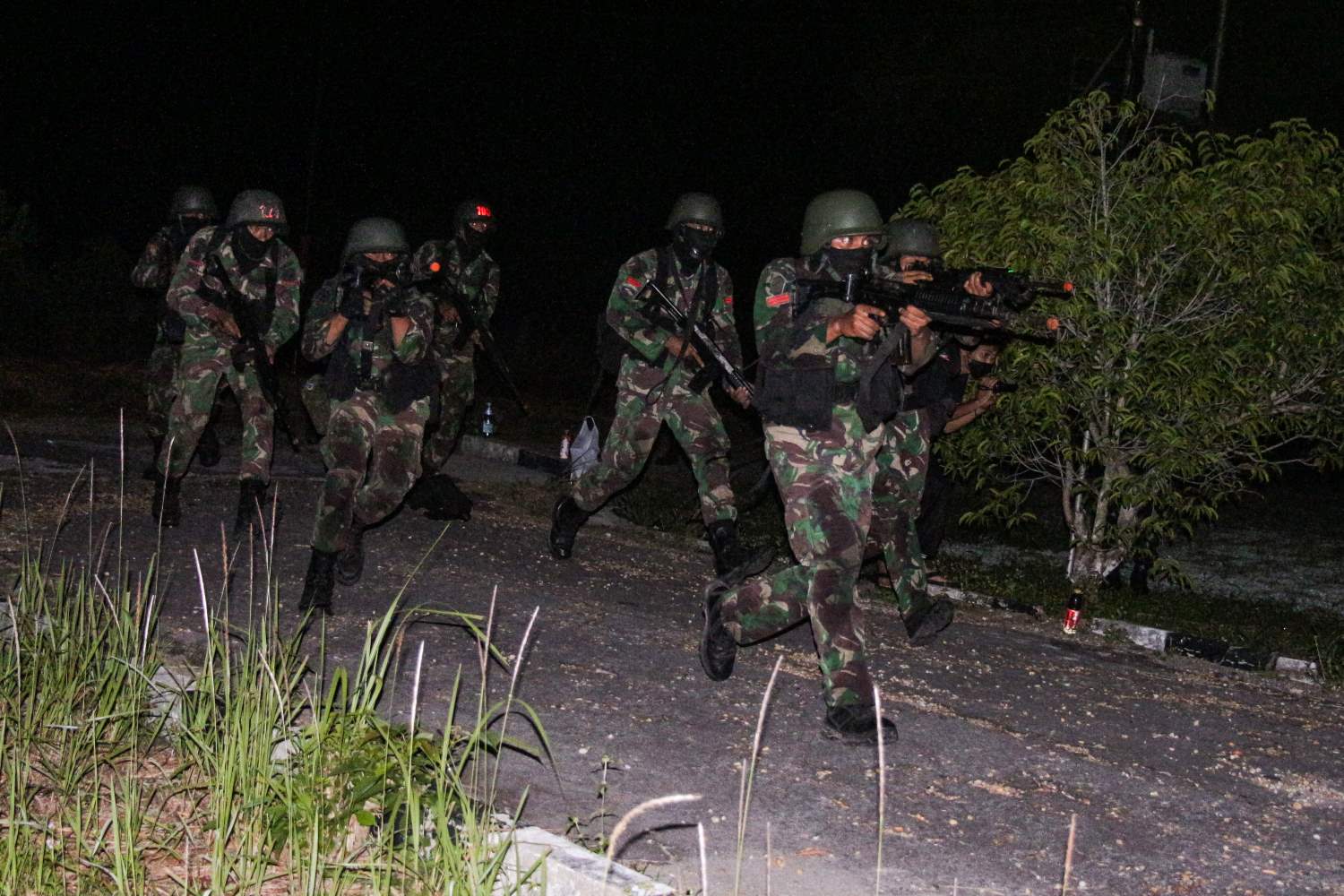 Latihan Misi Penghancuran Instalasi Lawan