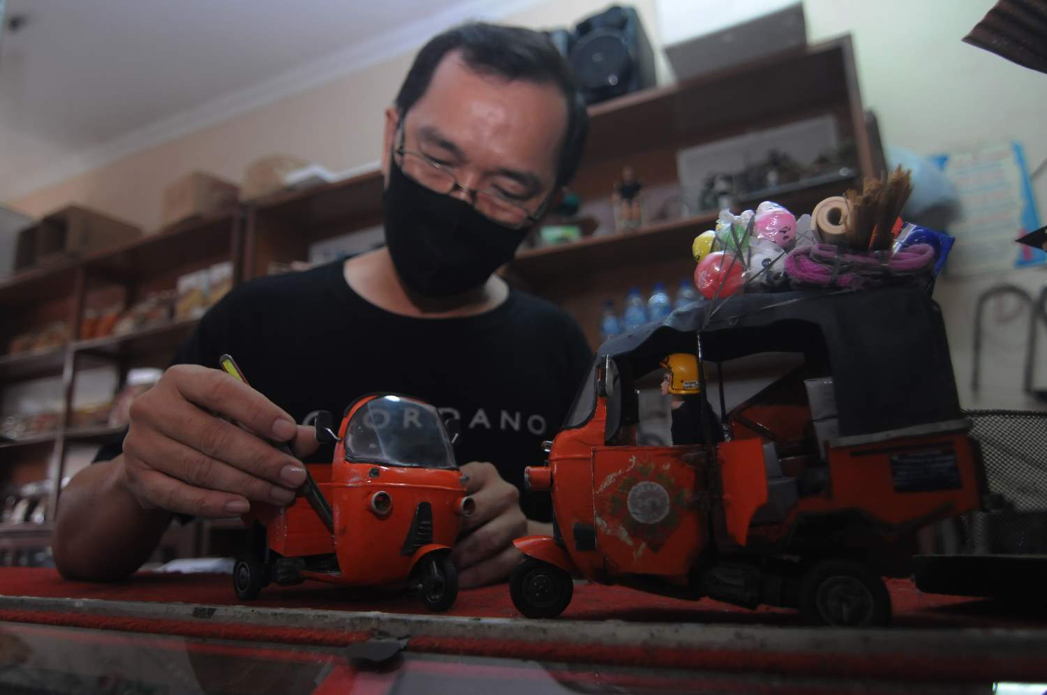 Kerajinan Miniatur Bajaj