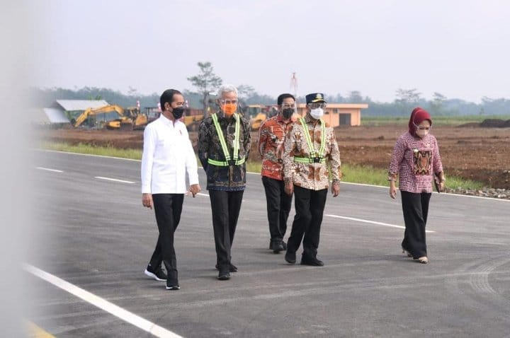 Jokowi Sambangi Bandara Jenderal Soedirman