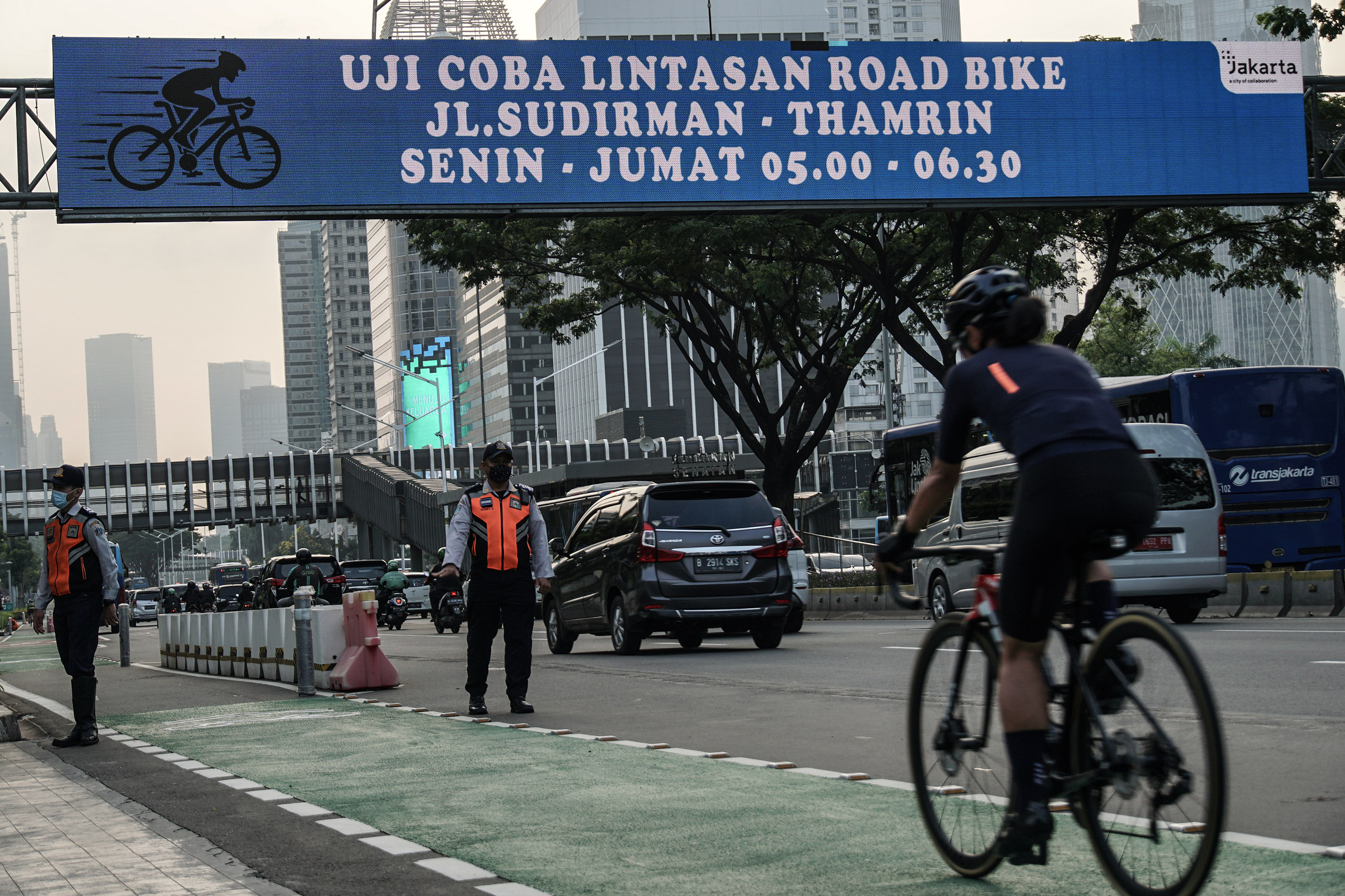 Uji Coba Lintasan Road Bike Sudirman-Thamrin