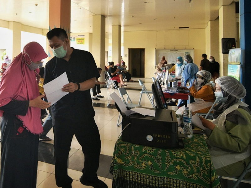 Vaksinasi Warga Rusunawa Jatinegara Barat