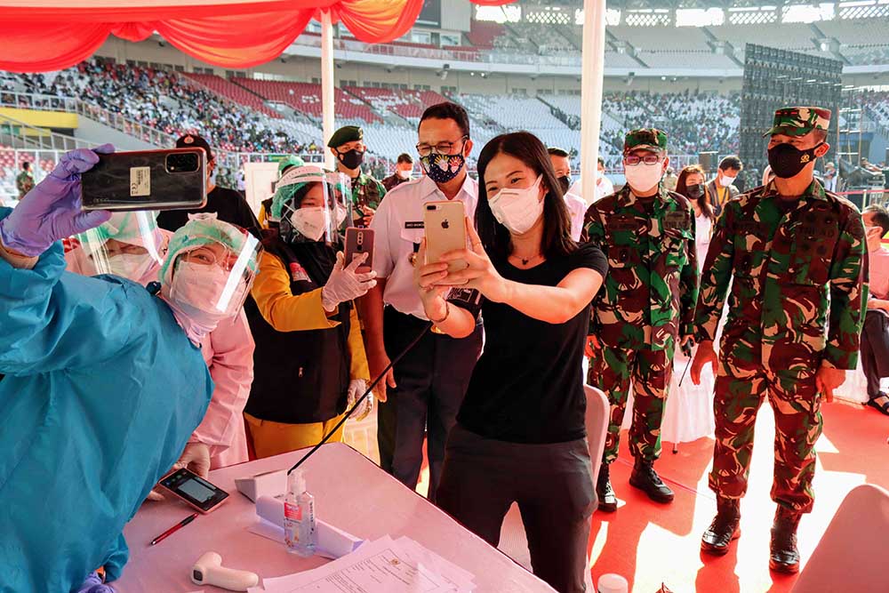 Vaksinasi Massal Untuk Warga Jakarta