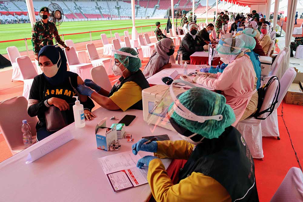 Vaksinasi Massal Untuk Warga Jakarta