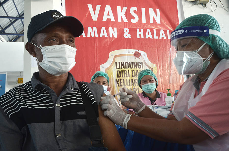 Vaksinasi Hari Kedua Seluruh Karyawan Media Group 