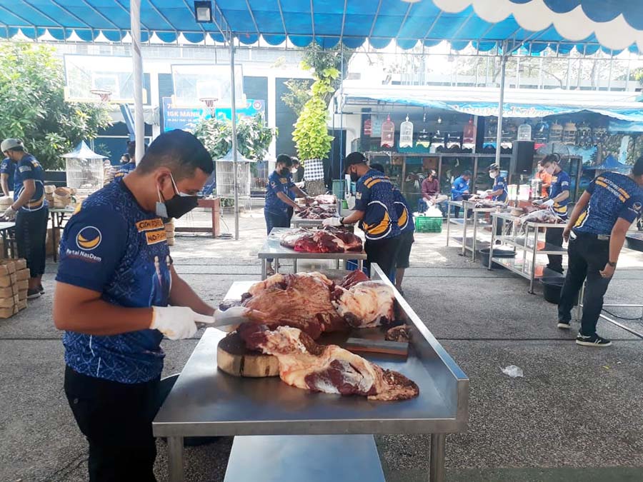 ABN Partai NasDem Sembelin 16 Sapi dan 15 Kambing 