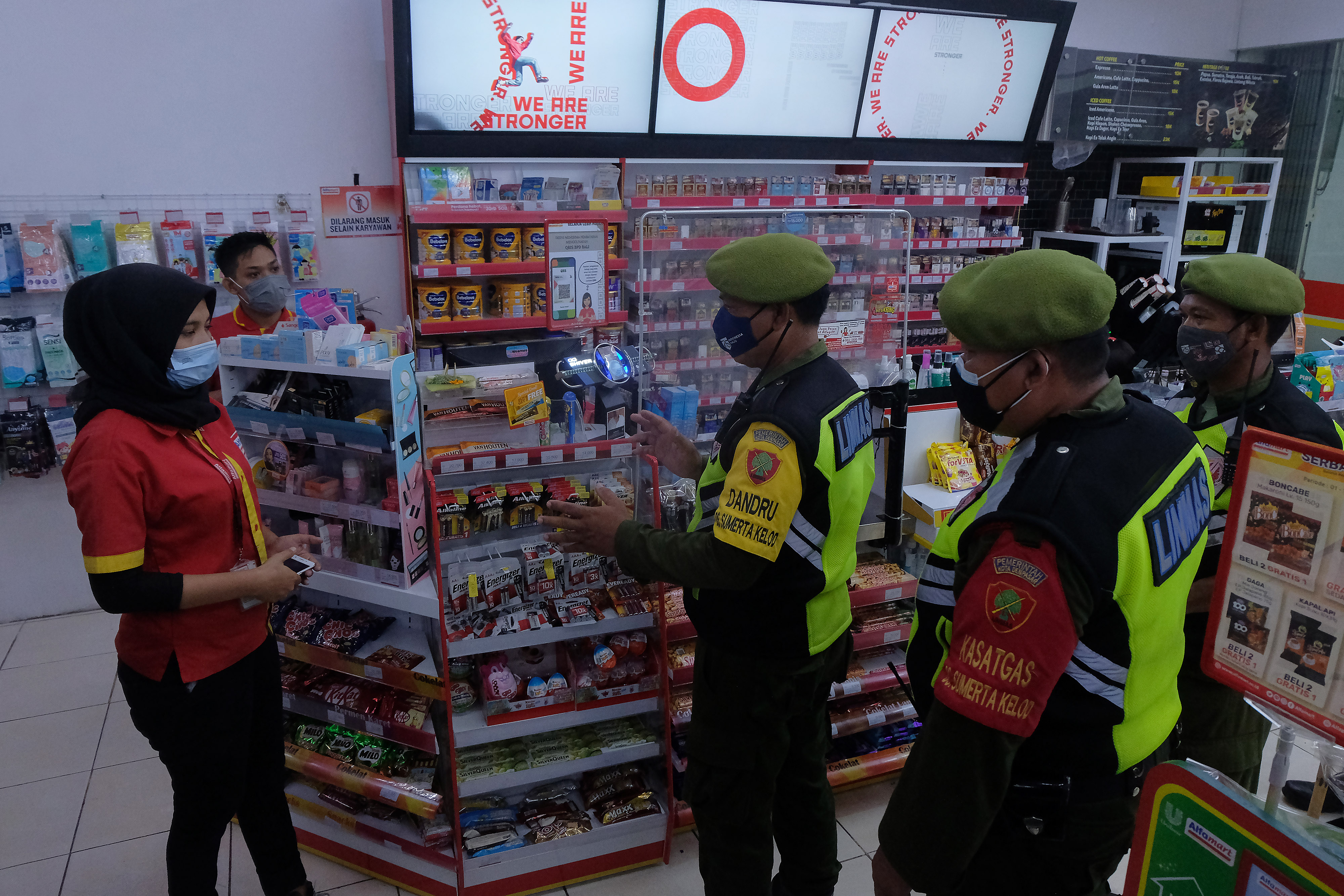 Pengetatan Aktivitas Jam Malam