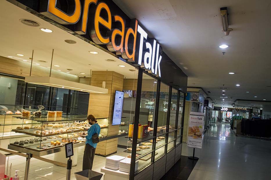 Gerai Kebutuhan Esensial Mall Tetap Buka