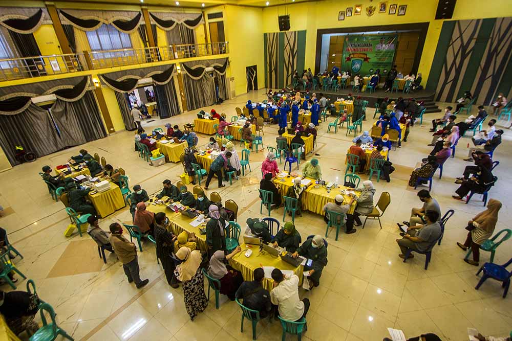 Vaksinasi Covid-19 Massal di Banjarbaru