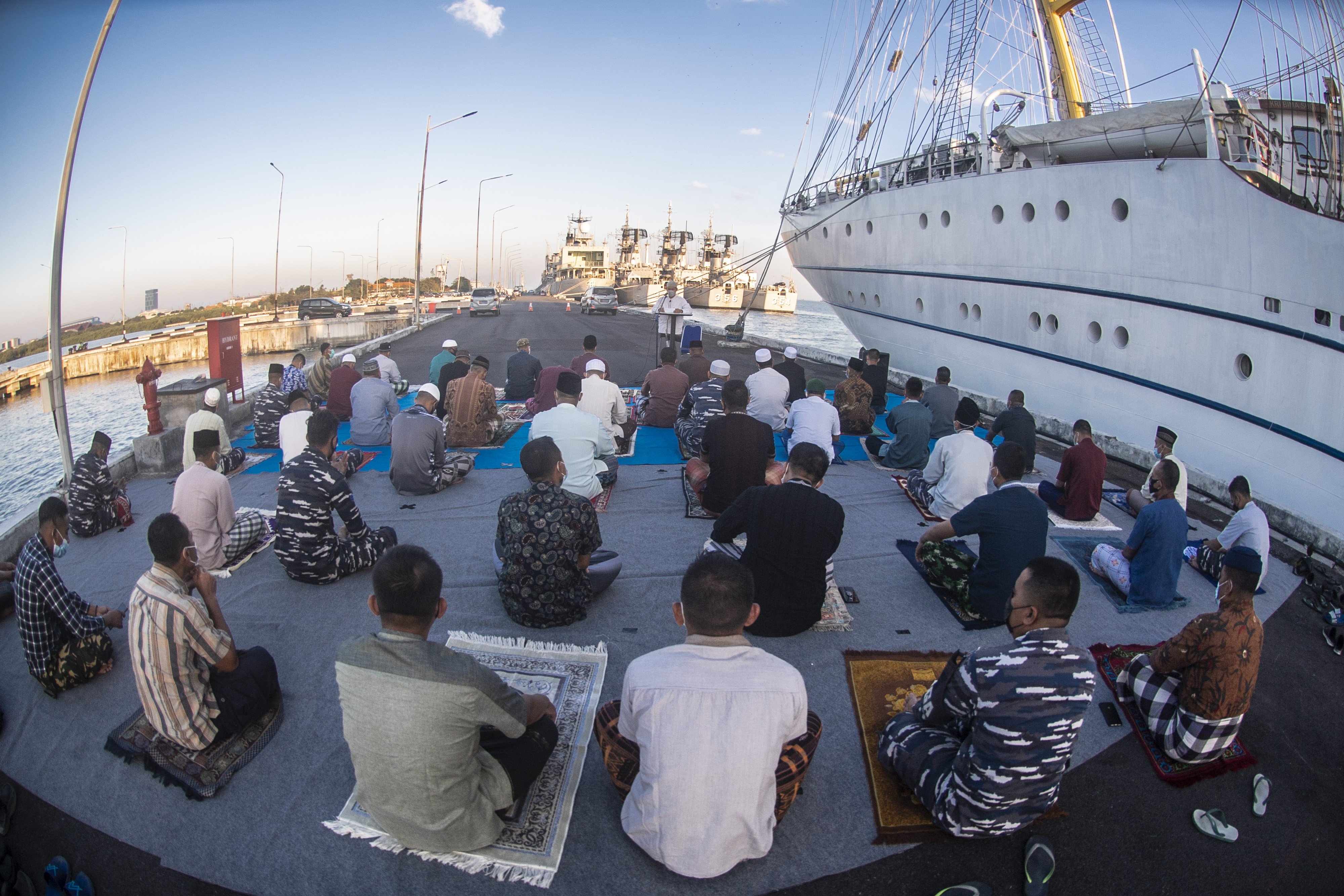 Idul Adha Prajurit KRI Bima Suci