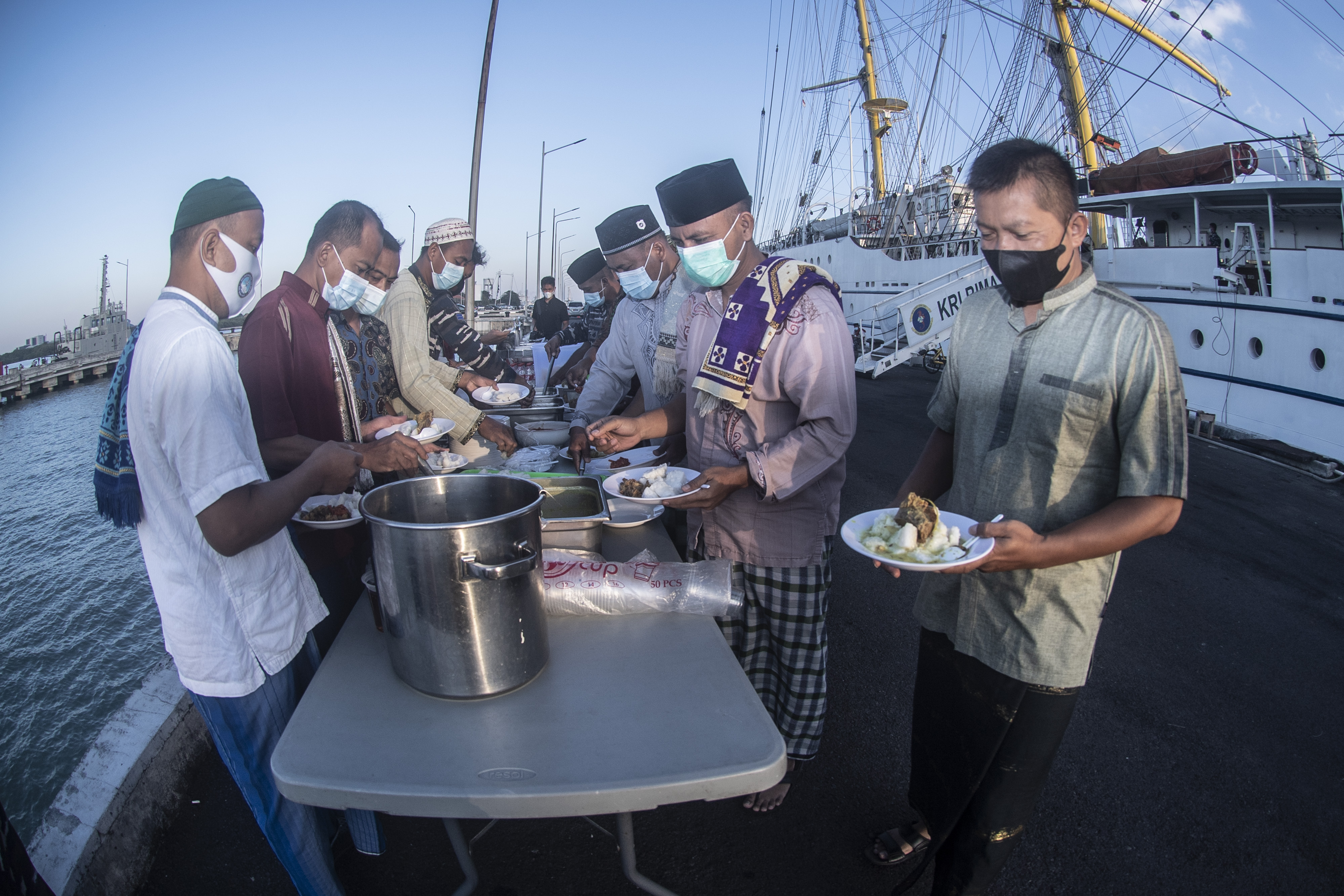 Idul Adha Prajurit KRI Bima Suci