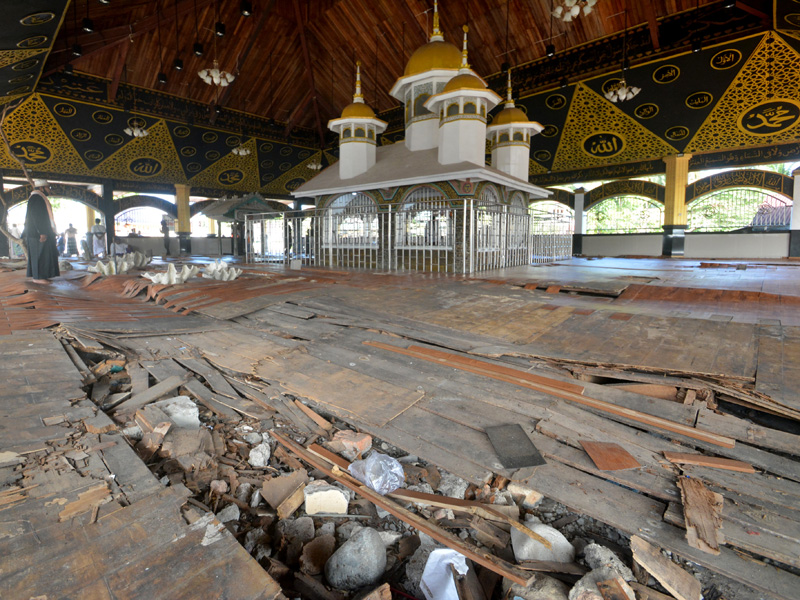 Komplek Makam Syekh Burhanuddin Rusak