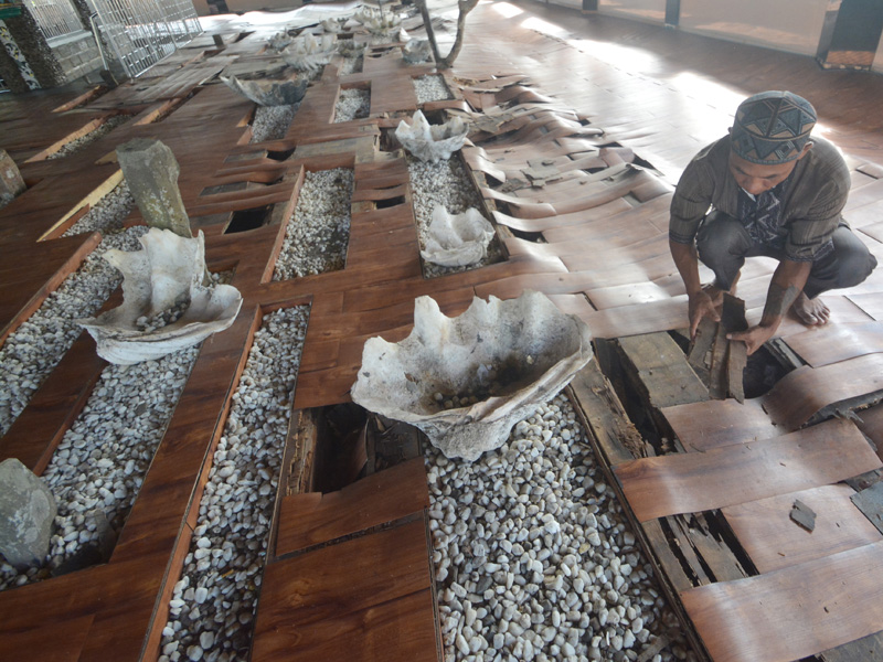 Komplek Makam Syekh Burhanuddin Rusak