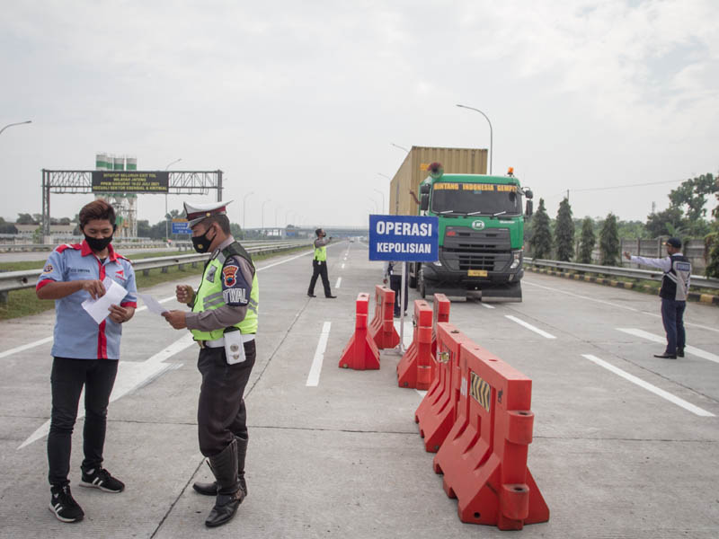 Penurunan Kendaraan Keluar Masuk Tol Jawa Tengah