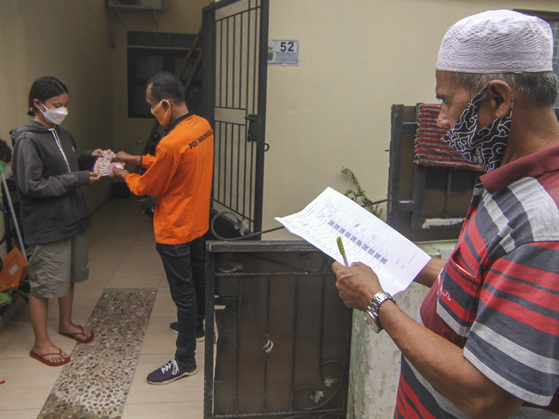 Penyaluran Bantuan Sosial Tunai di Depok