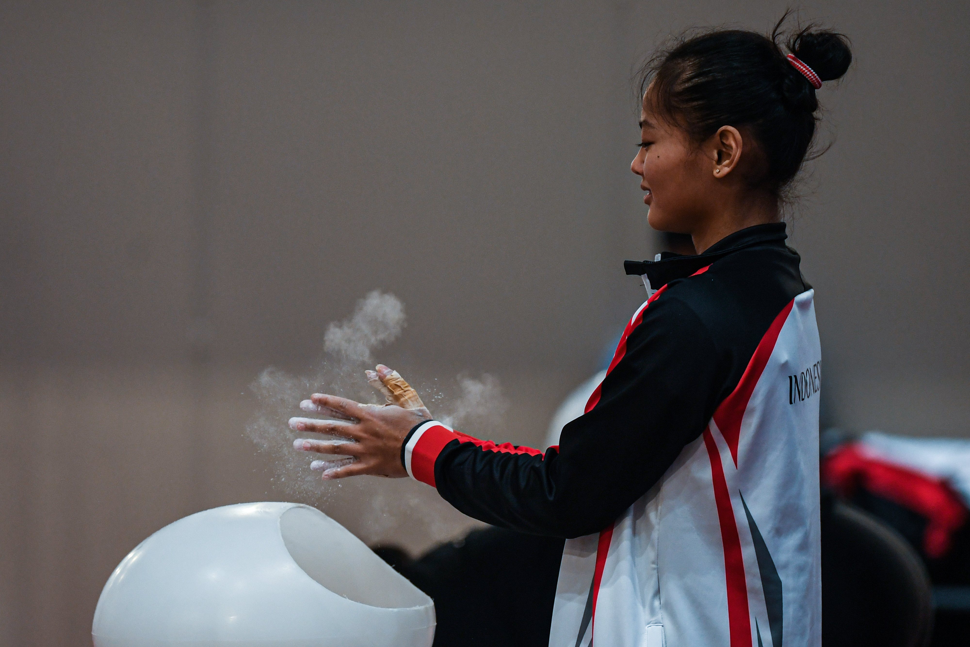 Latihan Lifter putri Indonesia Windy Cantika Aisah Jelang Olimpiade 2020