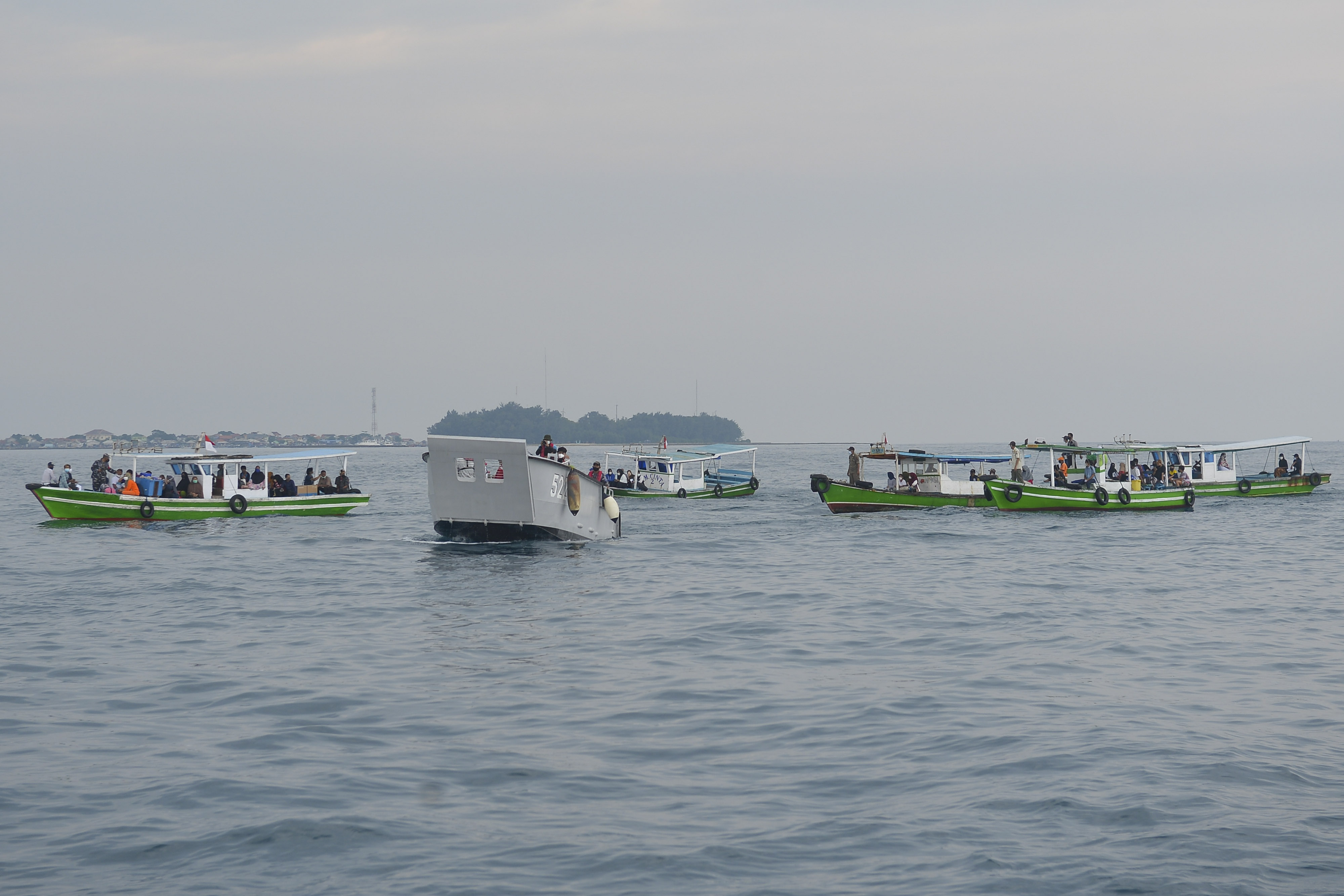 Operasi Serbuan Vaksinasi Warga Kepulauan Seribu