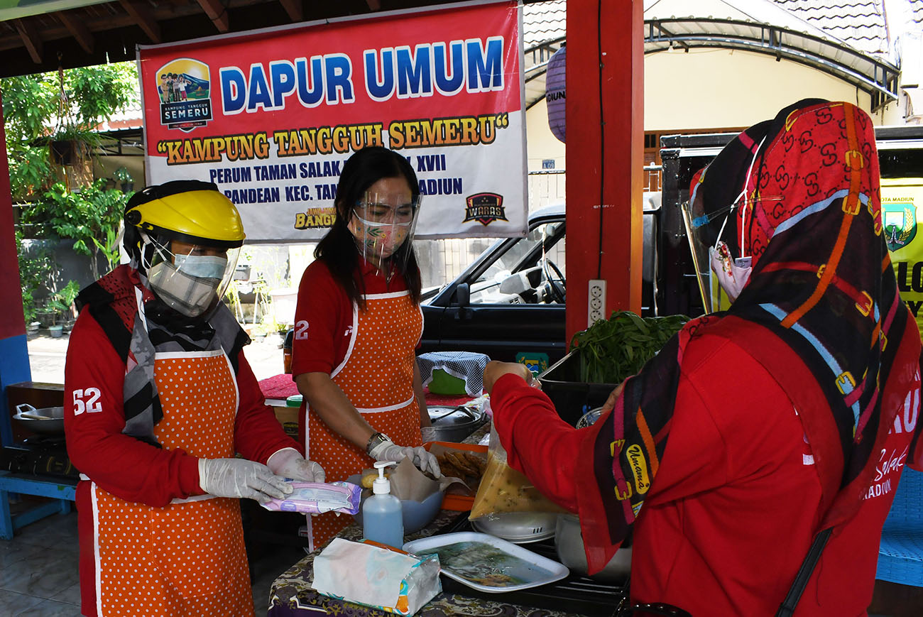 Dapur Umum Untuk Warga Isoman di Madiun