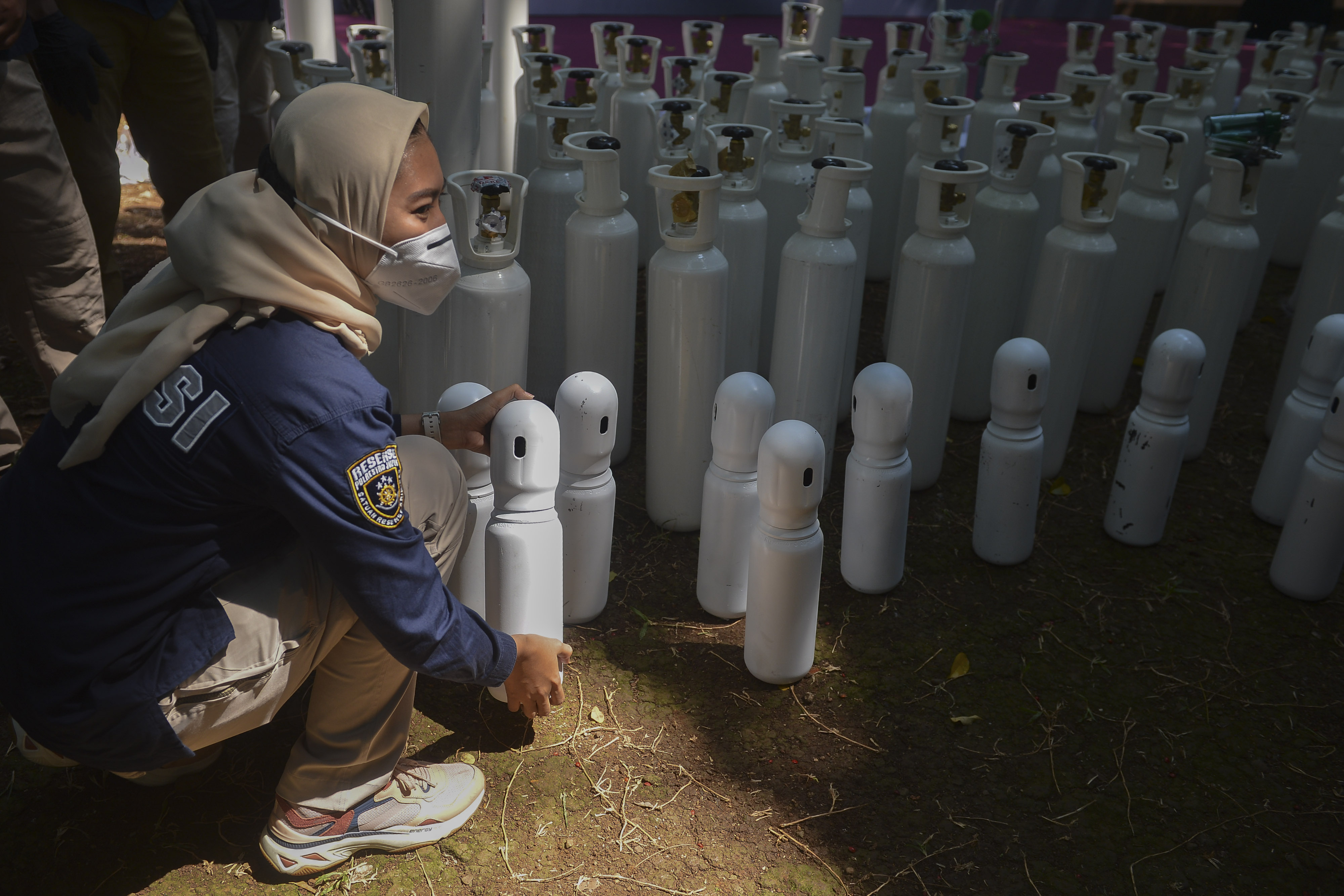 Penyerahan Barang Bukti Tabung Oksigen