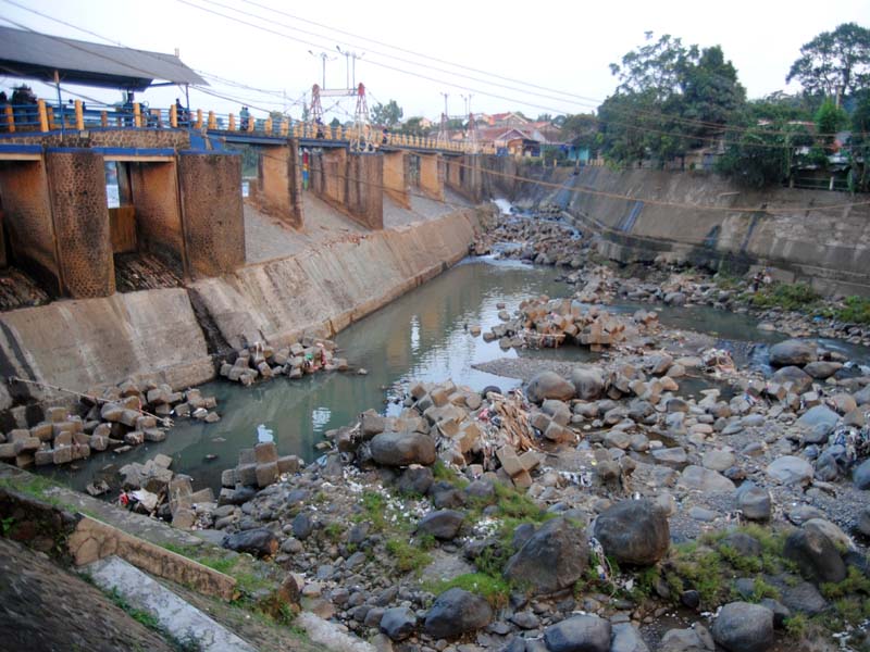 Debit Air Bendung Katulampa Menyusut