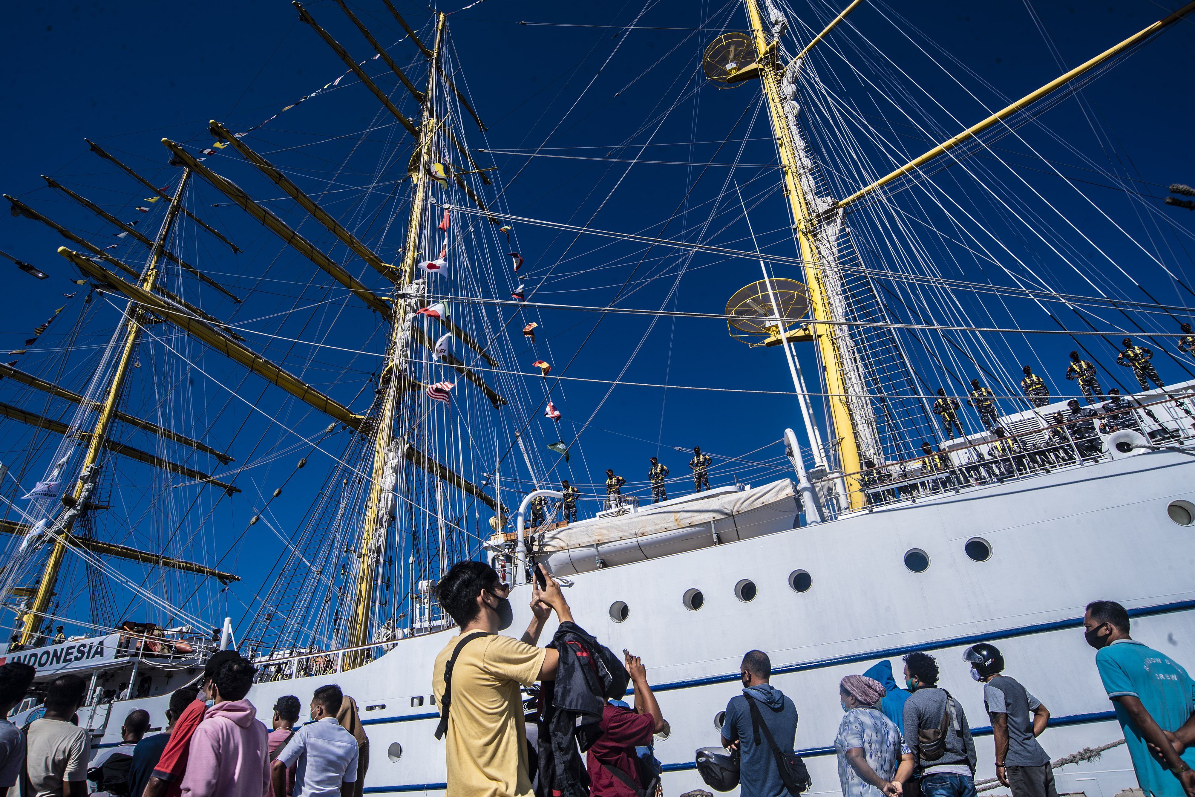 KRI Bima Suci Lattek KJK di Labuan Bajo