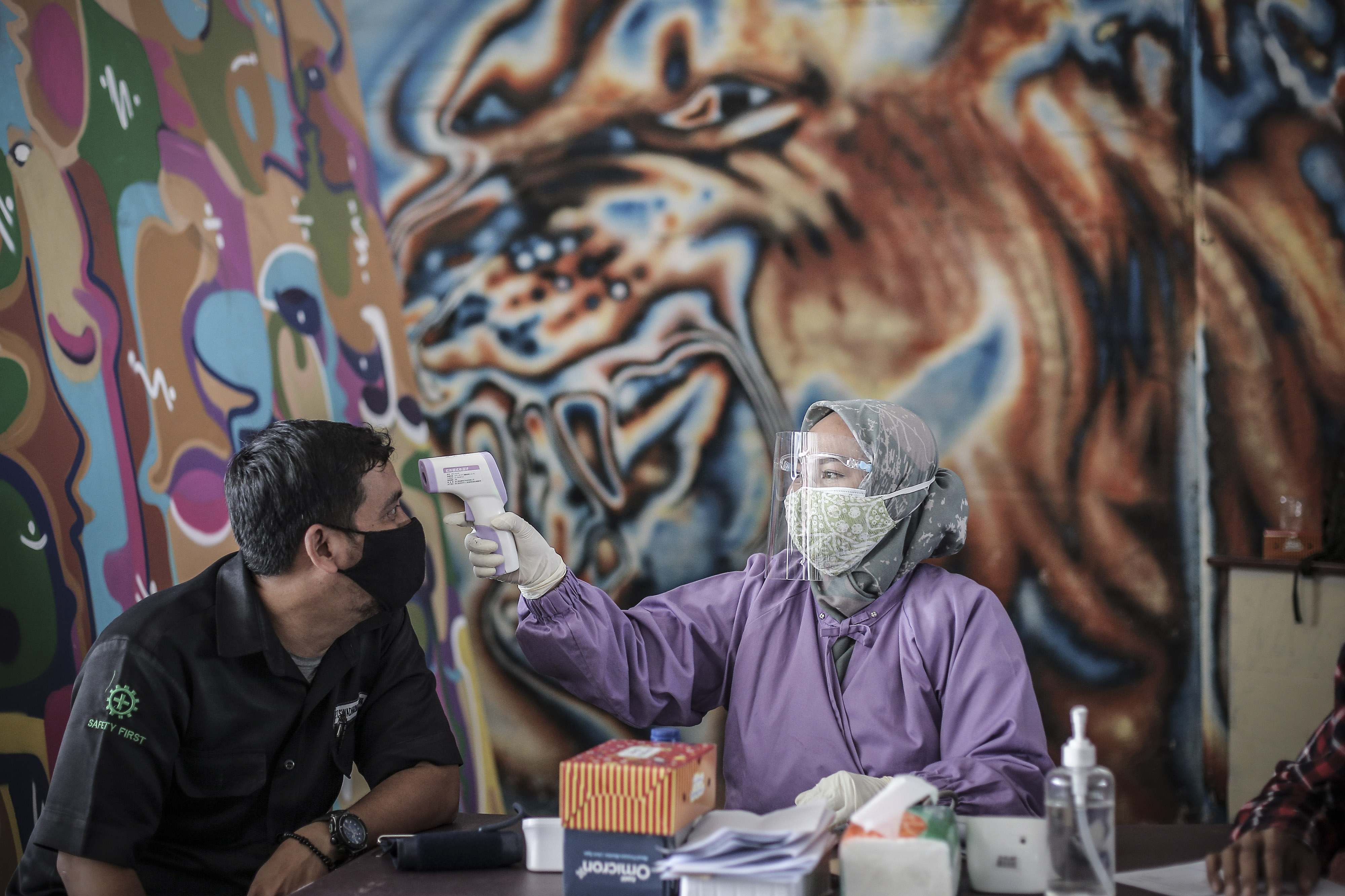 Gerai Vaksinasi Presisi