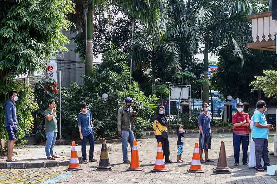 Bantuan Sosial Tunai Untuk Warga DKI Jakarta Cair 