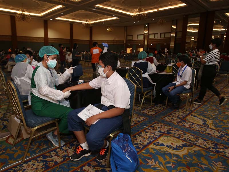 Eka Tjipta Foundation (ETF) dan Kanisius Lakukan Vaksin Untuk Anak Dan Dewasa