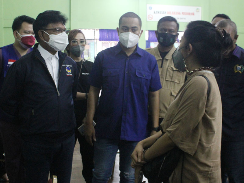 Tinjau Sentral Vaksinasi Covid-19 NasDem