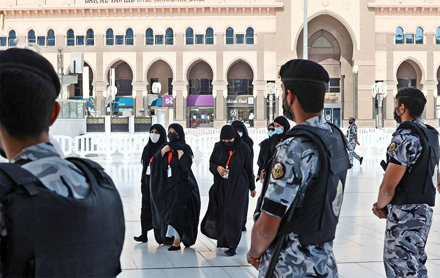Keamanan Ketat Saat Dimulainya Prosesi Ibadah Haji Terbatas