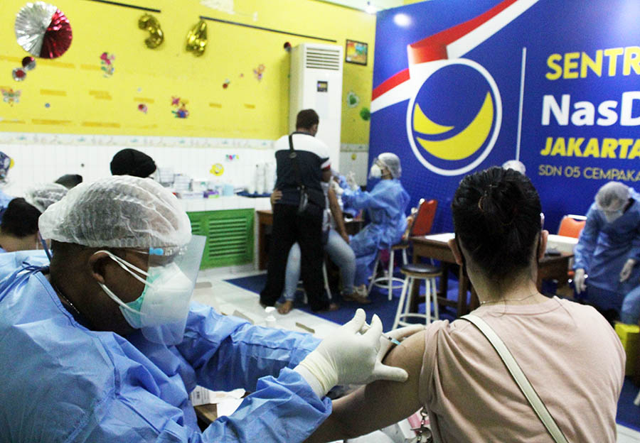 NasDem Peduli Menggelar Vaksinasi Serentak di Lima Wilayah Jakarta 