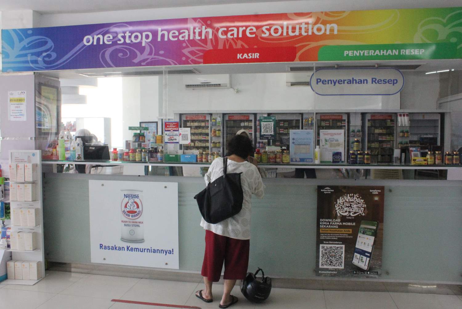  PT Kimia Farma Menunda Penyelenggaraan Vaksinasi Individu 