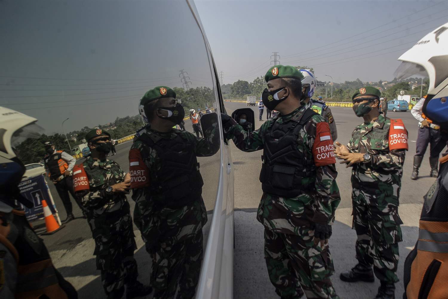 Penyekatan Kendaraan di Gerbang Tol 