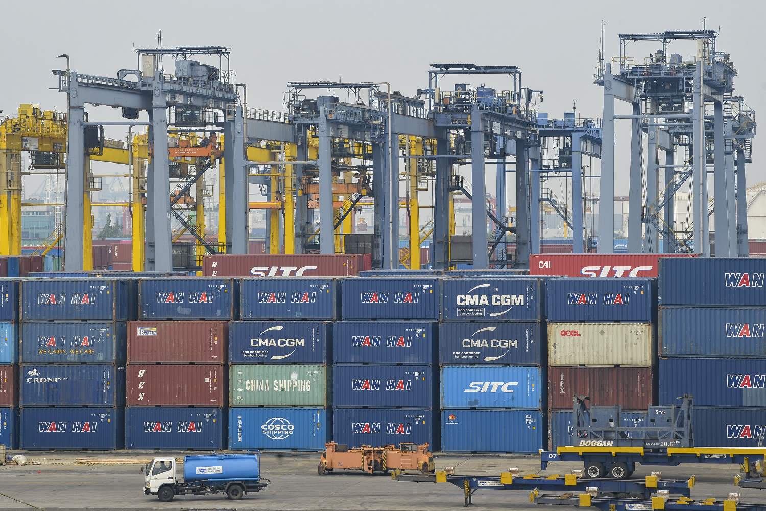 Ekspor  Impor Indonesia Surplus