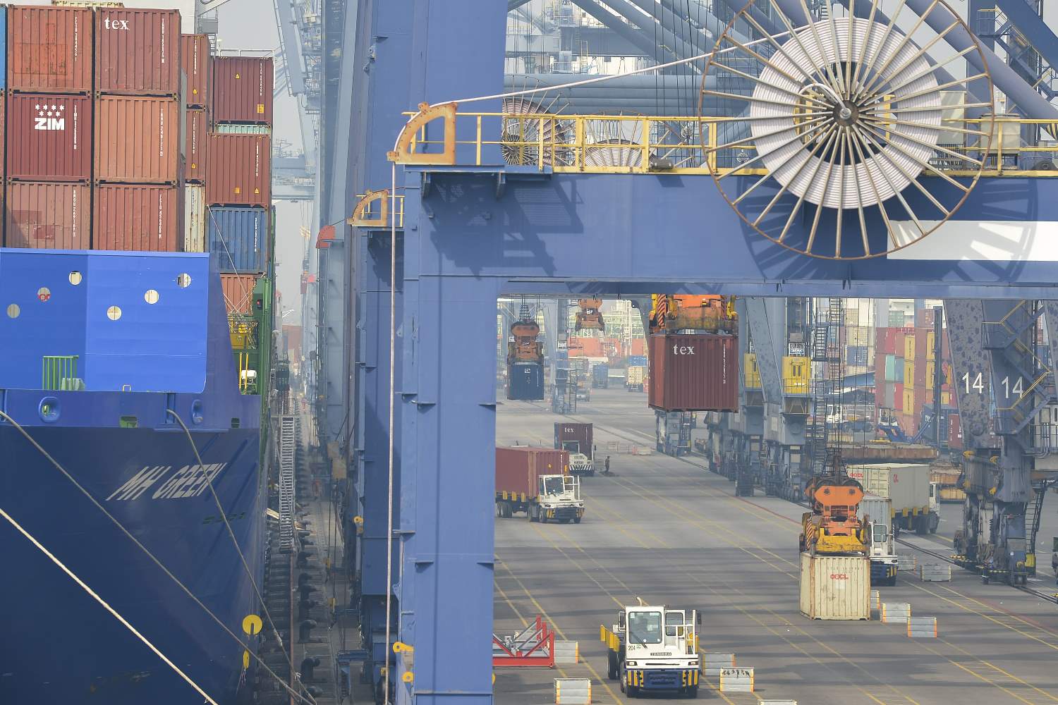 Ekspor  Impor Indonesia Surplus