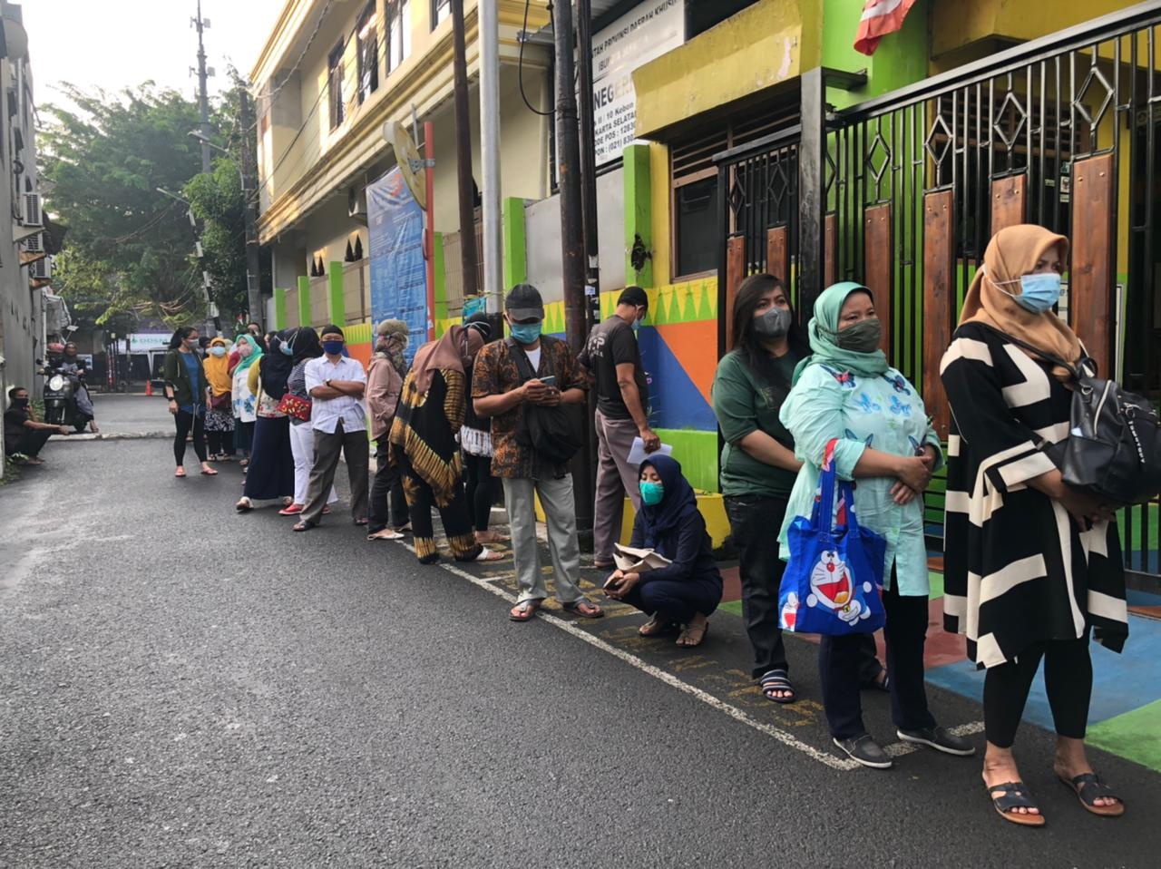 Antre Vaksinasi Covid-19