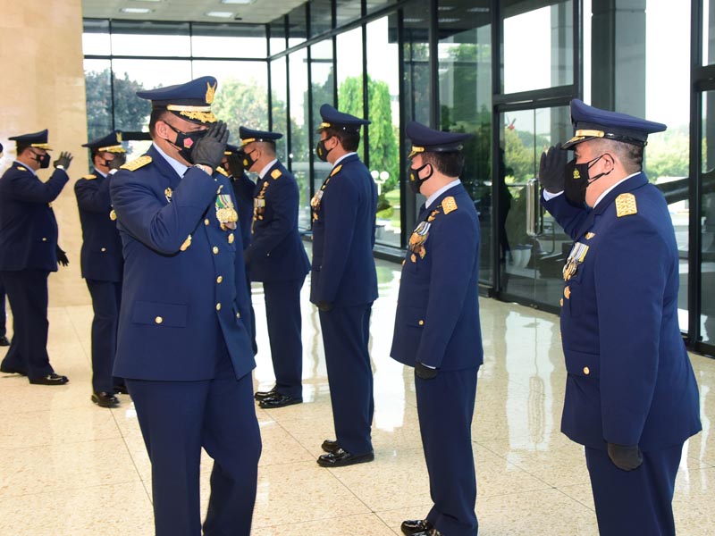 Lima Pati TNI AU Menerima Tanda Kehormatan Bintang Swa Bhuwana Paksa Pratama