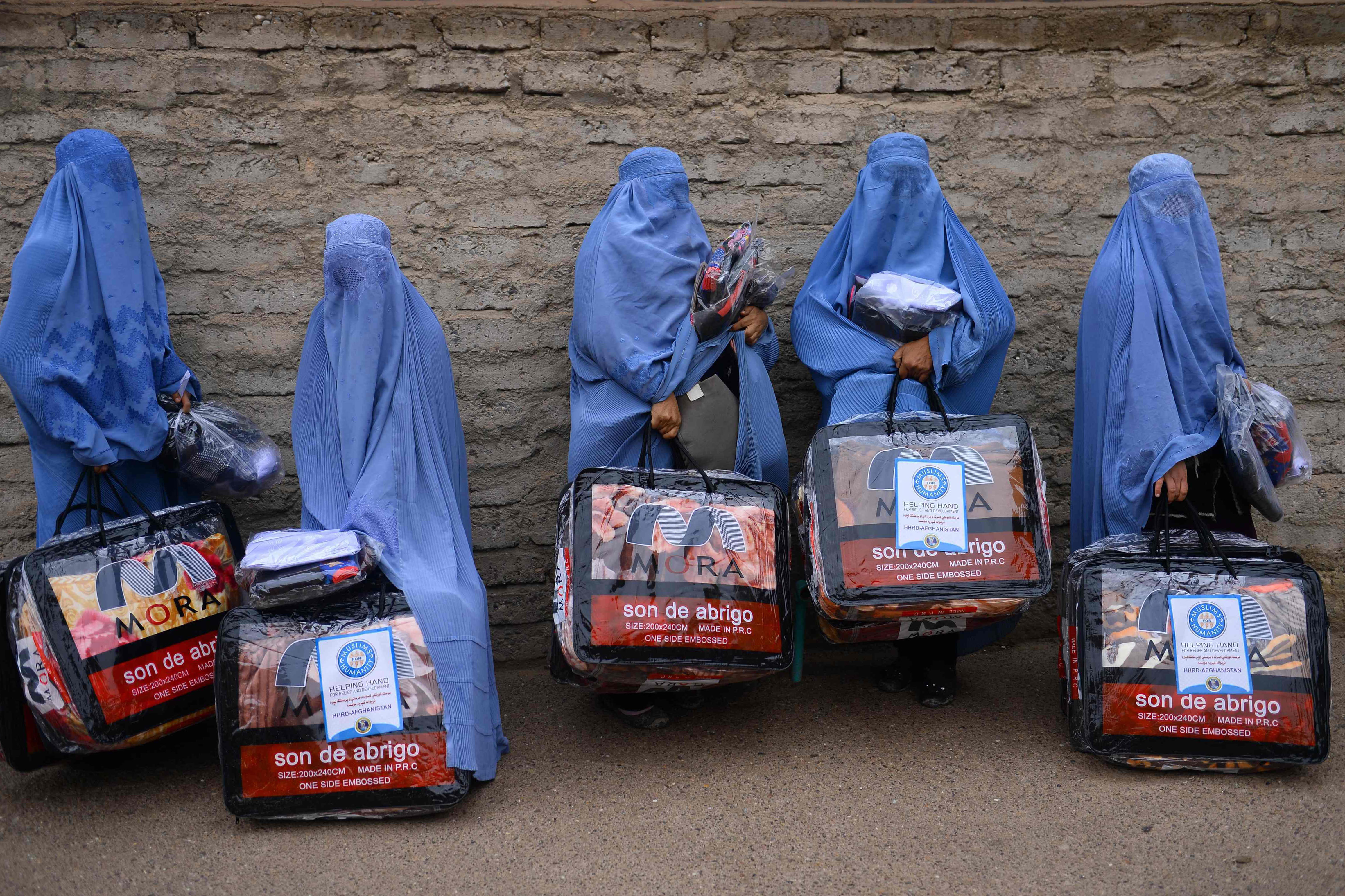 Perempuan Afganistan Tidak Wajib Pakai Burqa