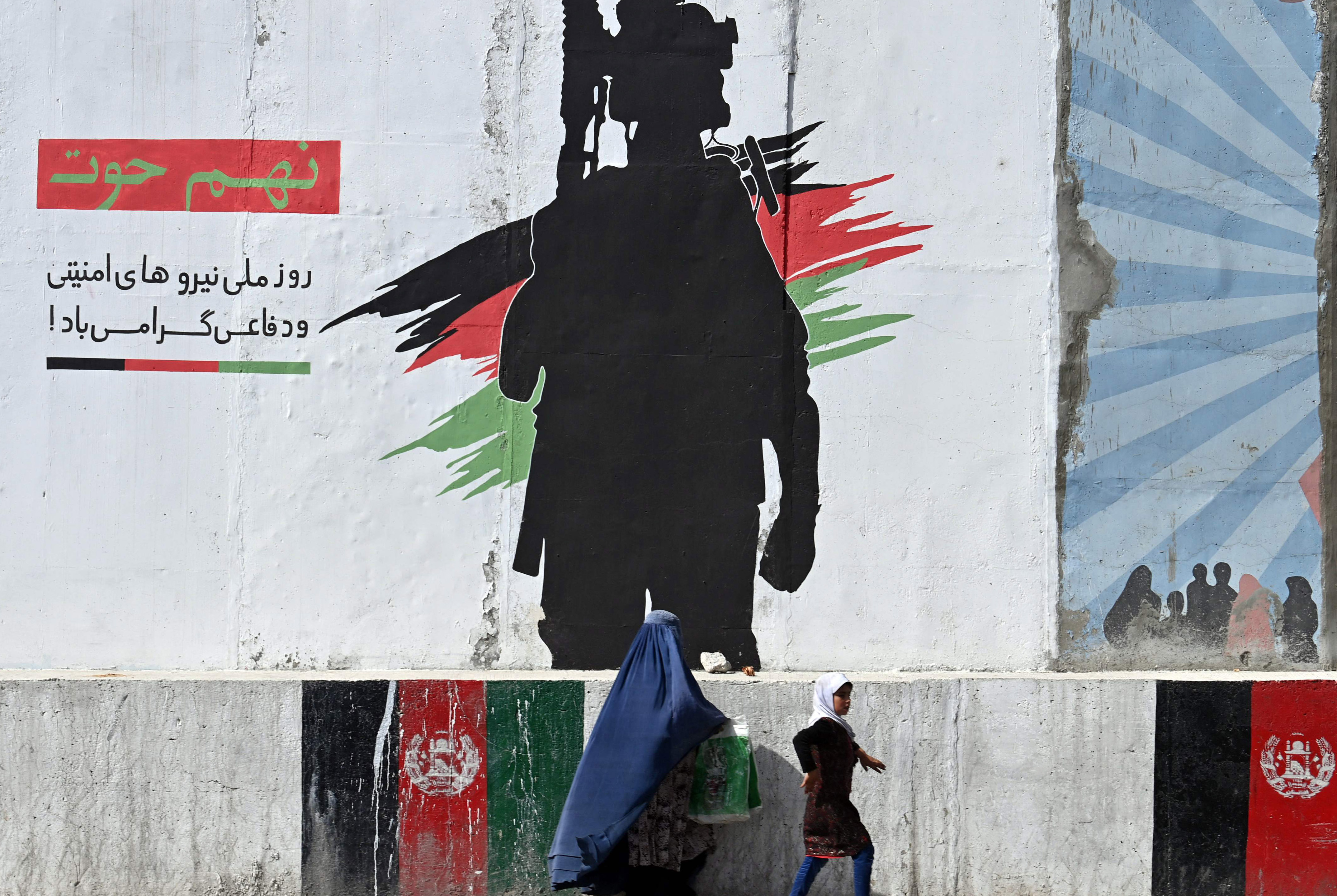 Perempuan Afganistan Tidak Wajib Pakai Burqa