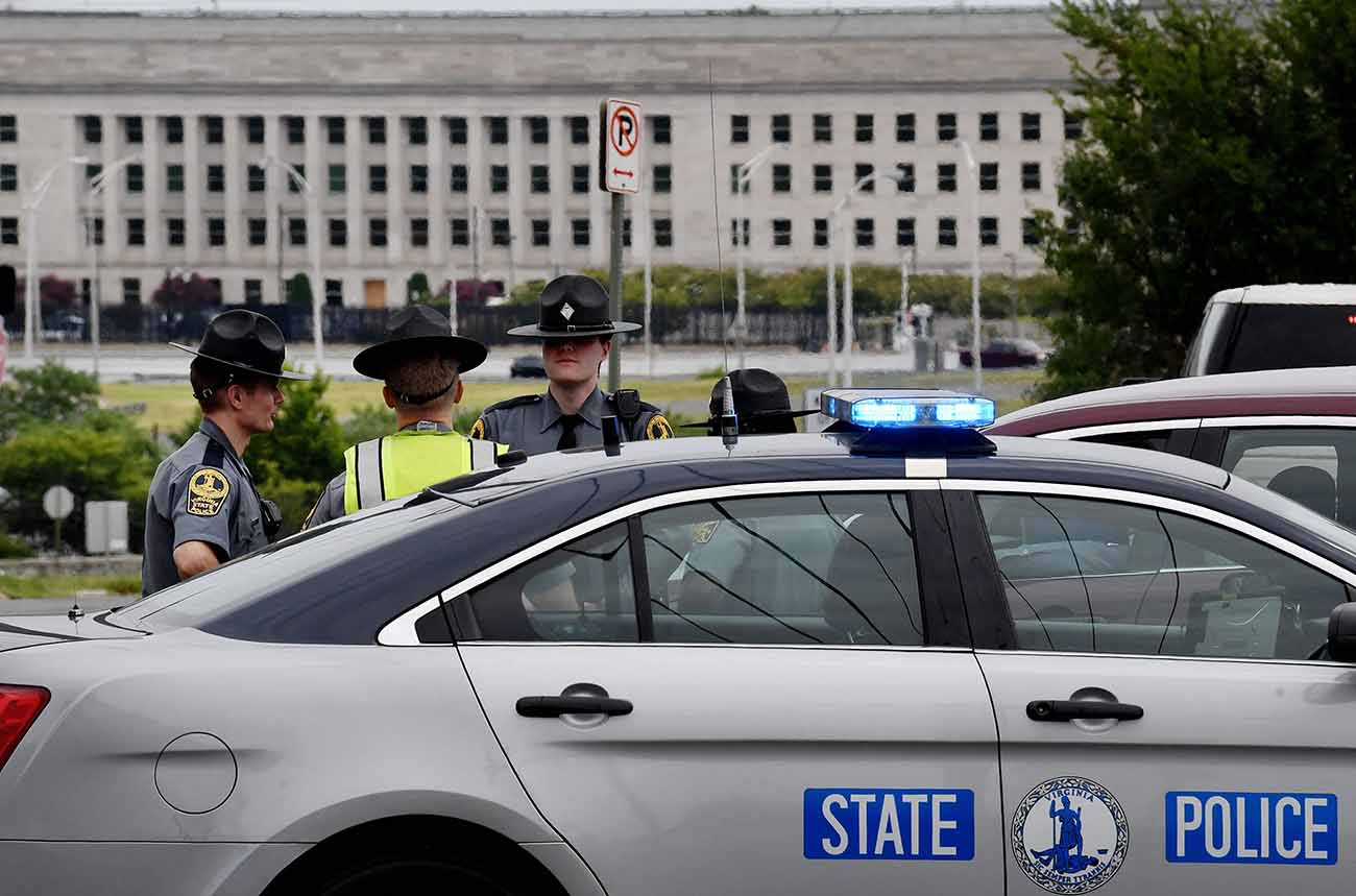 Polisi Tewas Dalam Serangan di Depan Gedung Pentagon