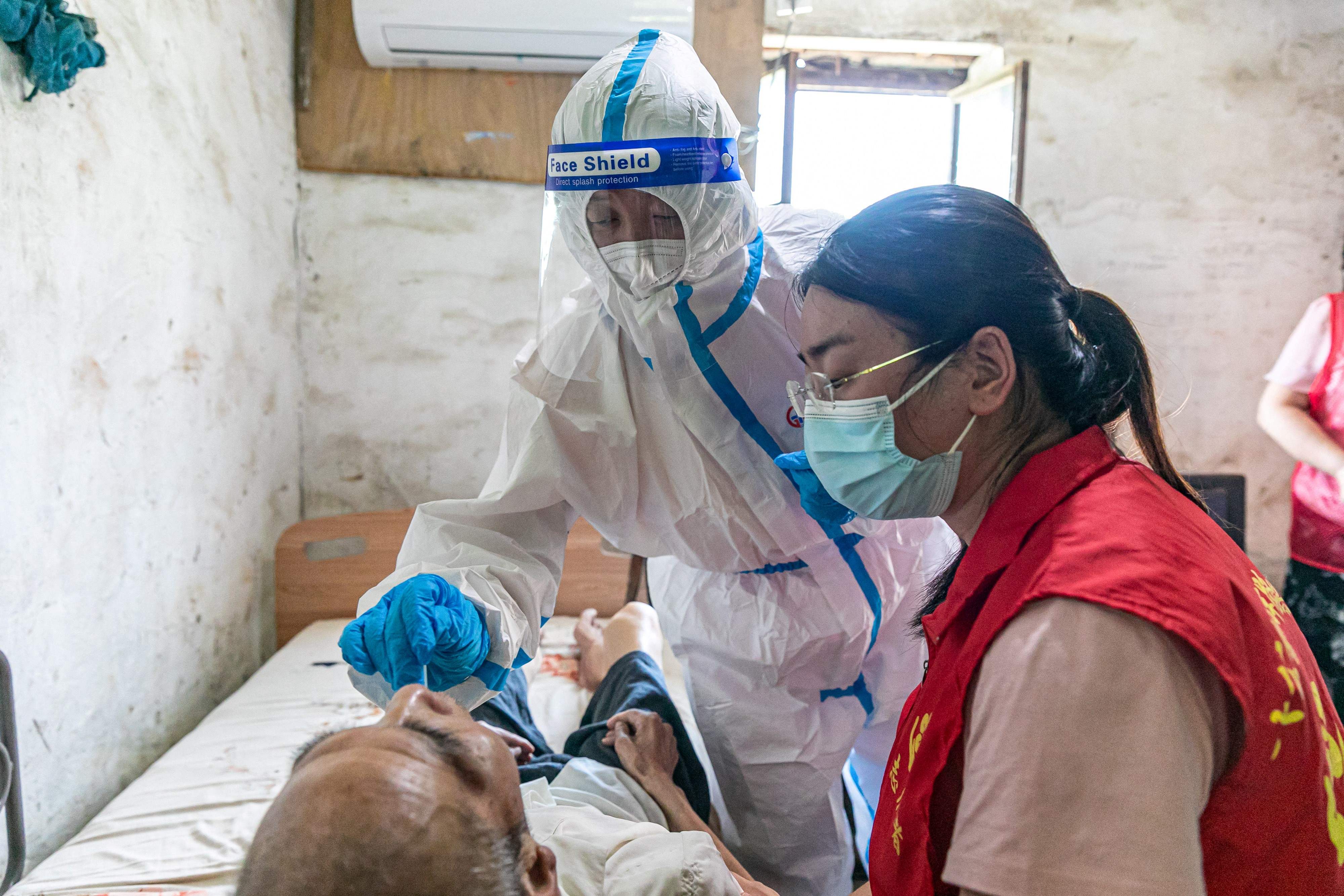 Tes Covid-19 di Tiongkok