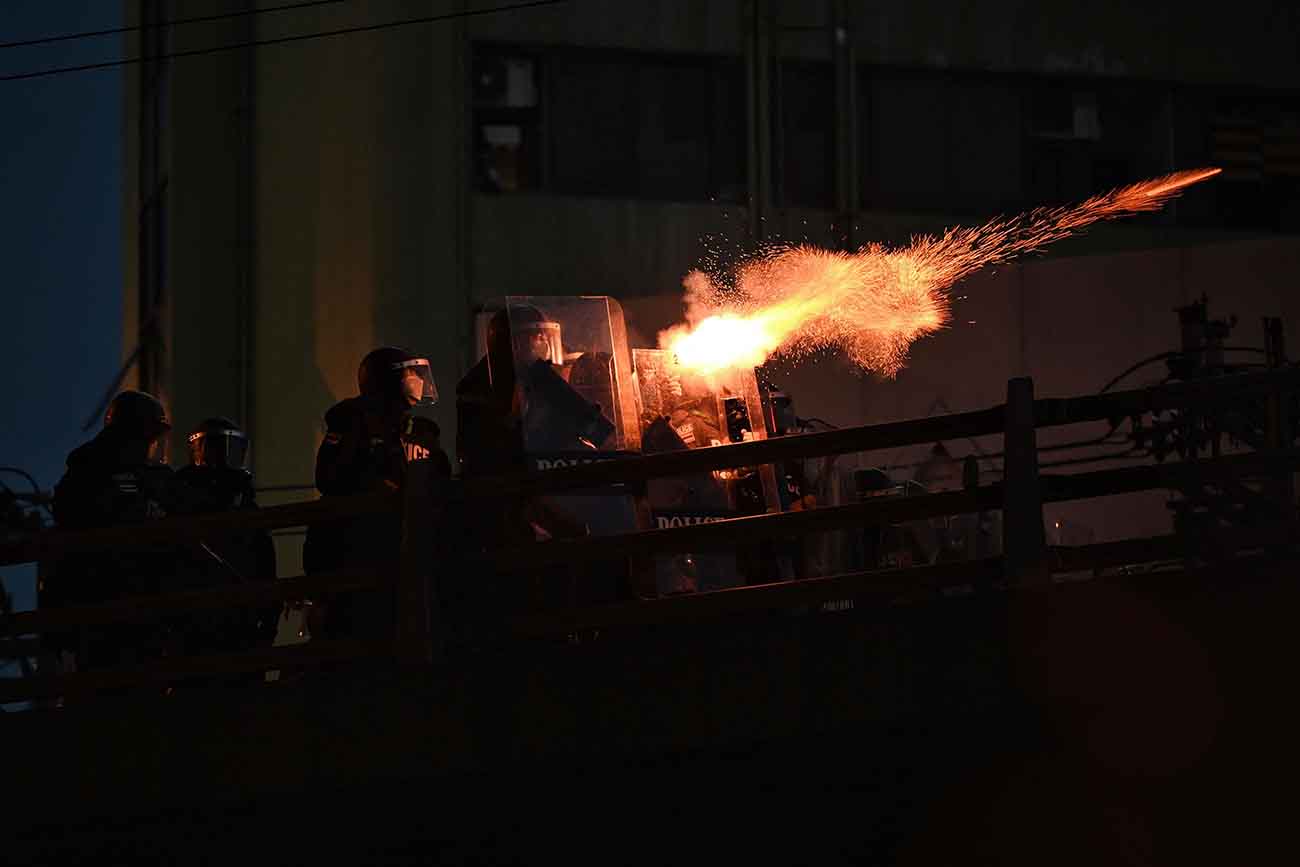 Demonstran Anti-Pemerintah di Thailand Ricuh