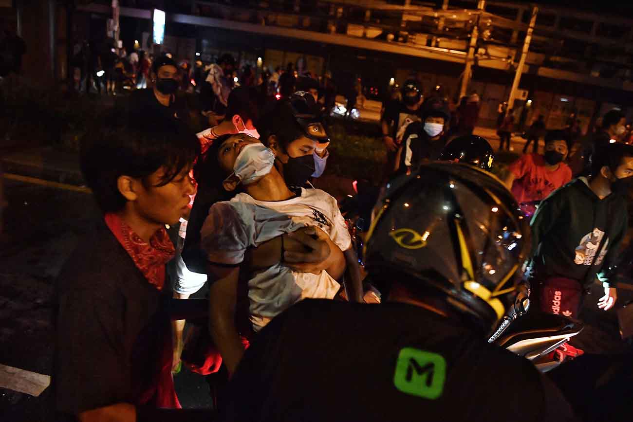 Demonstran Anti-Pemerintah di Thailand Ricuh