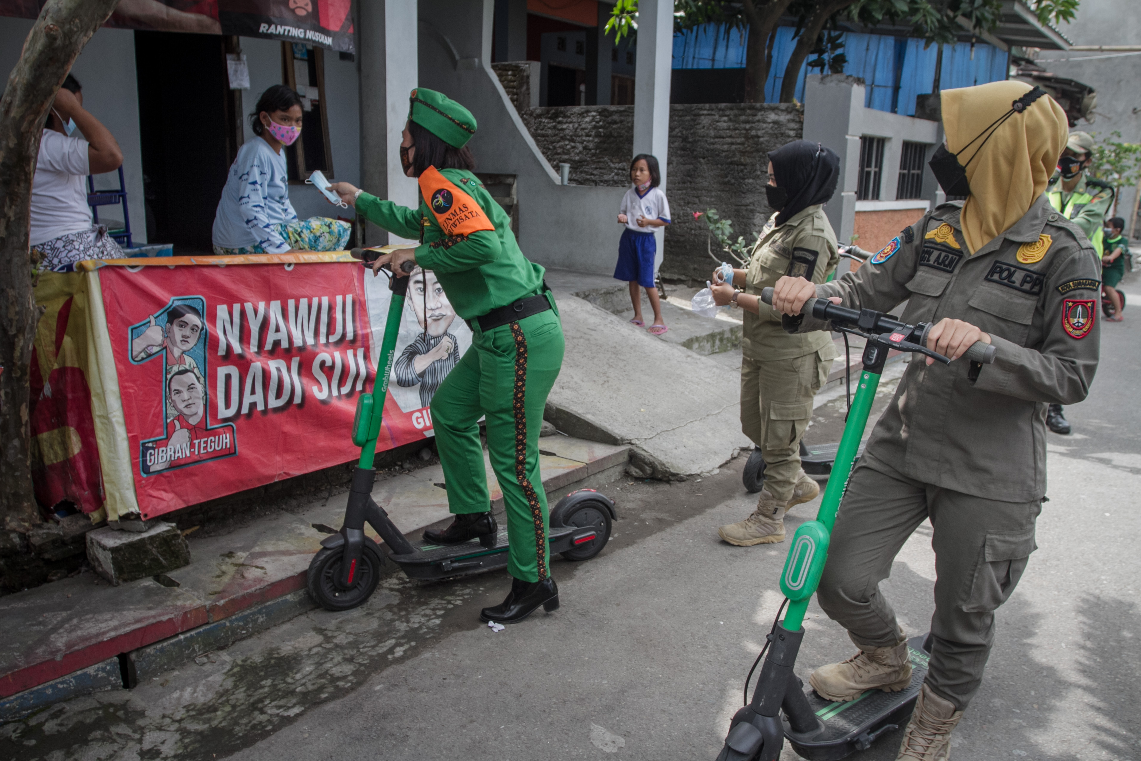 Sosialisasi Prokes Dengan Skuter Listrik