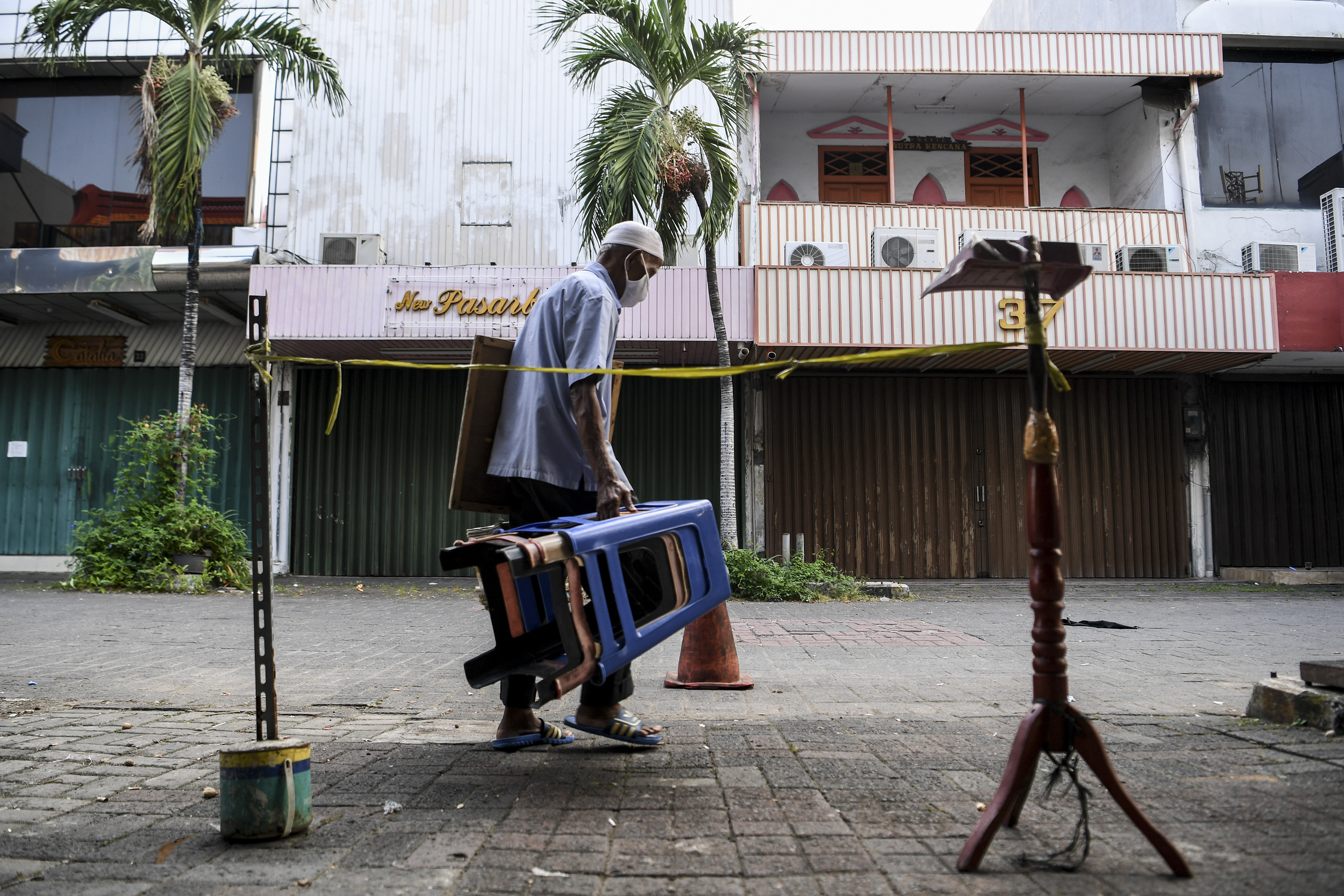 Penyesuaian Pembatasan Kegiatan Masyarakat untuk Keberlangsungan Usaha