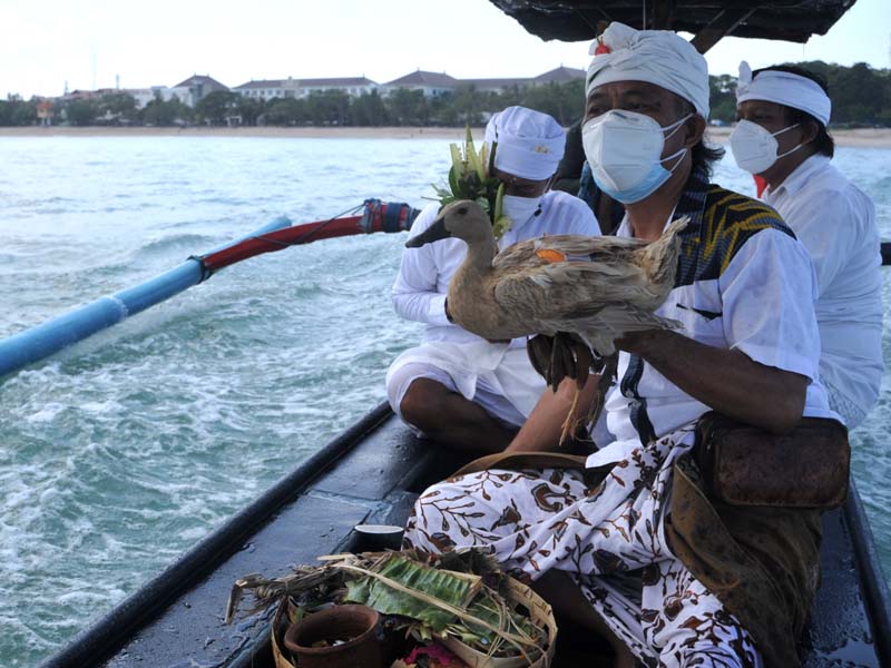 Ritual memohon Pandemi Covid-19 Berakhir 