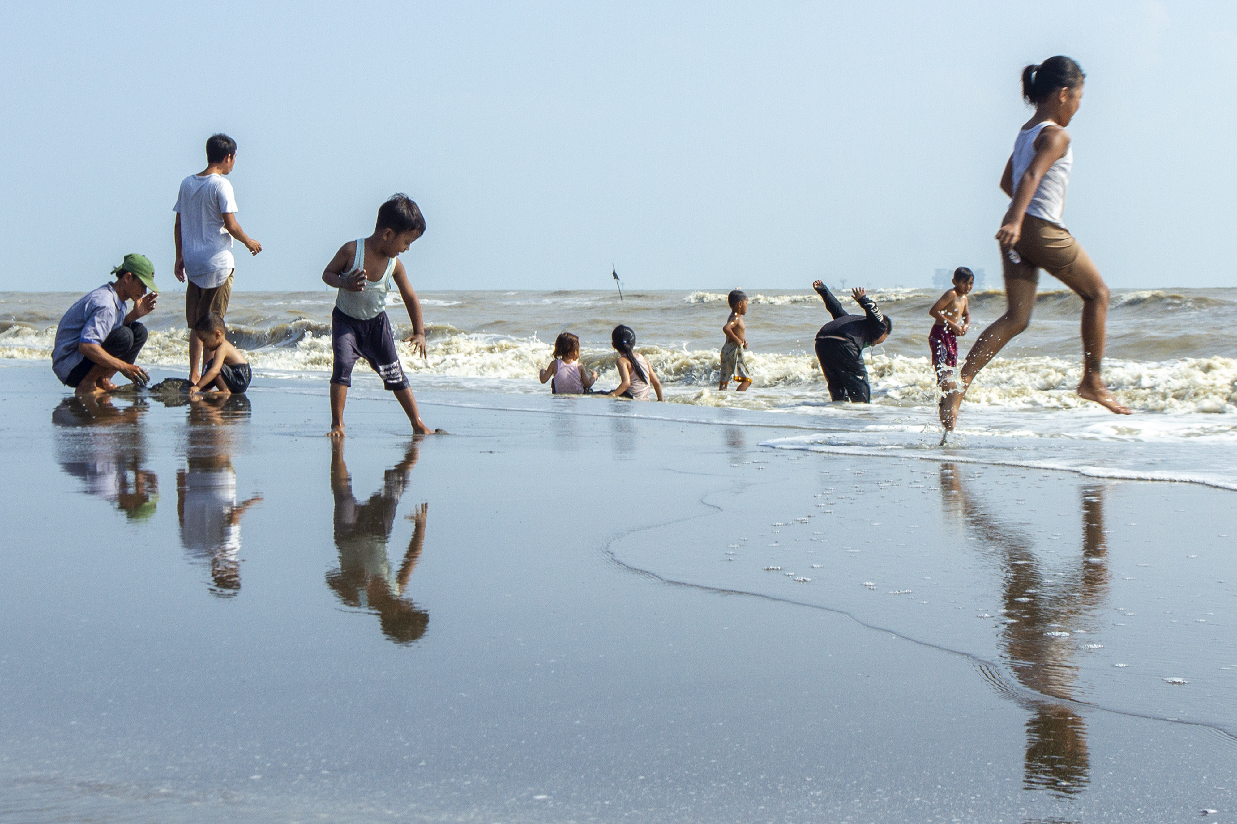 Objek Wisata Pantai Sedari di Karawang