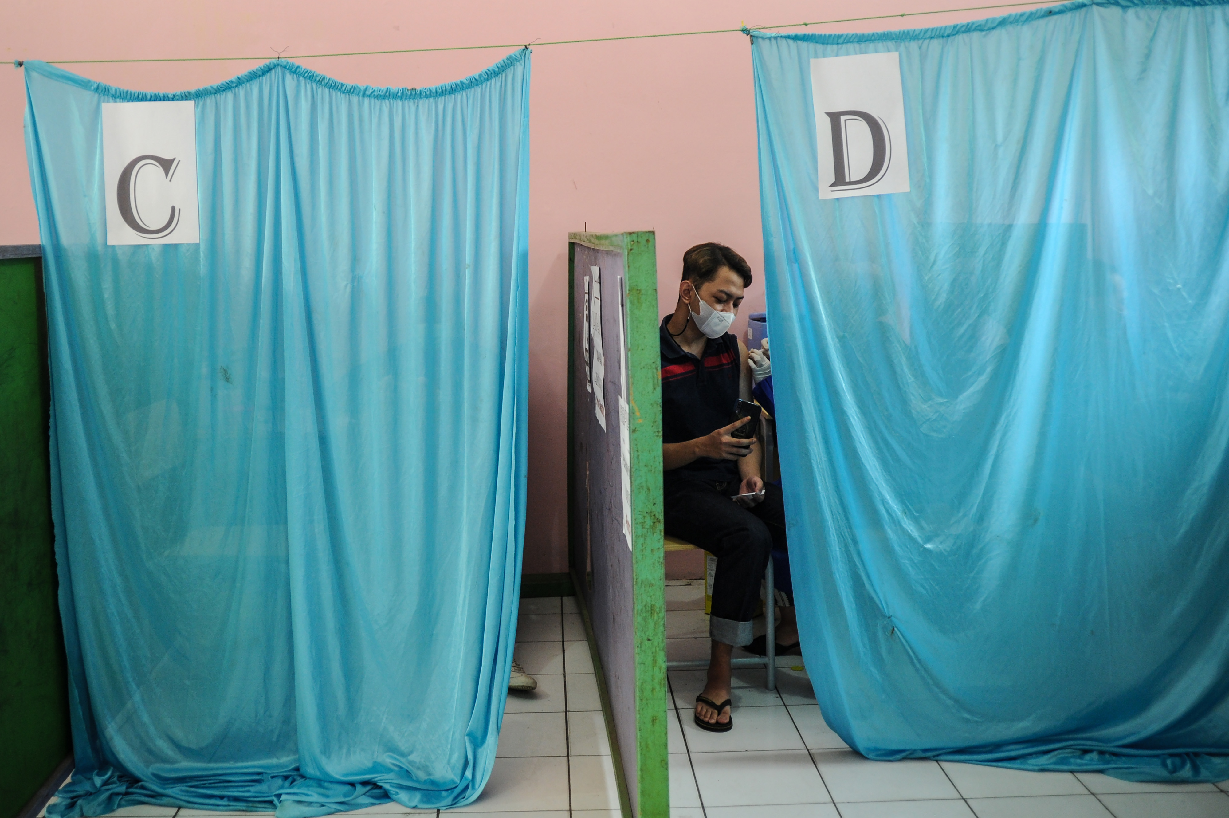 Target Vaksin Covid-19 di Jawa Barat