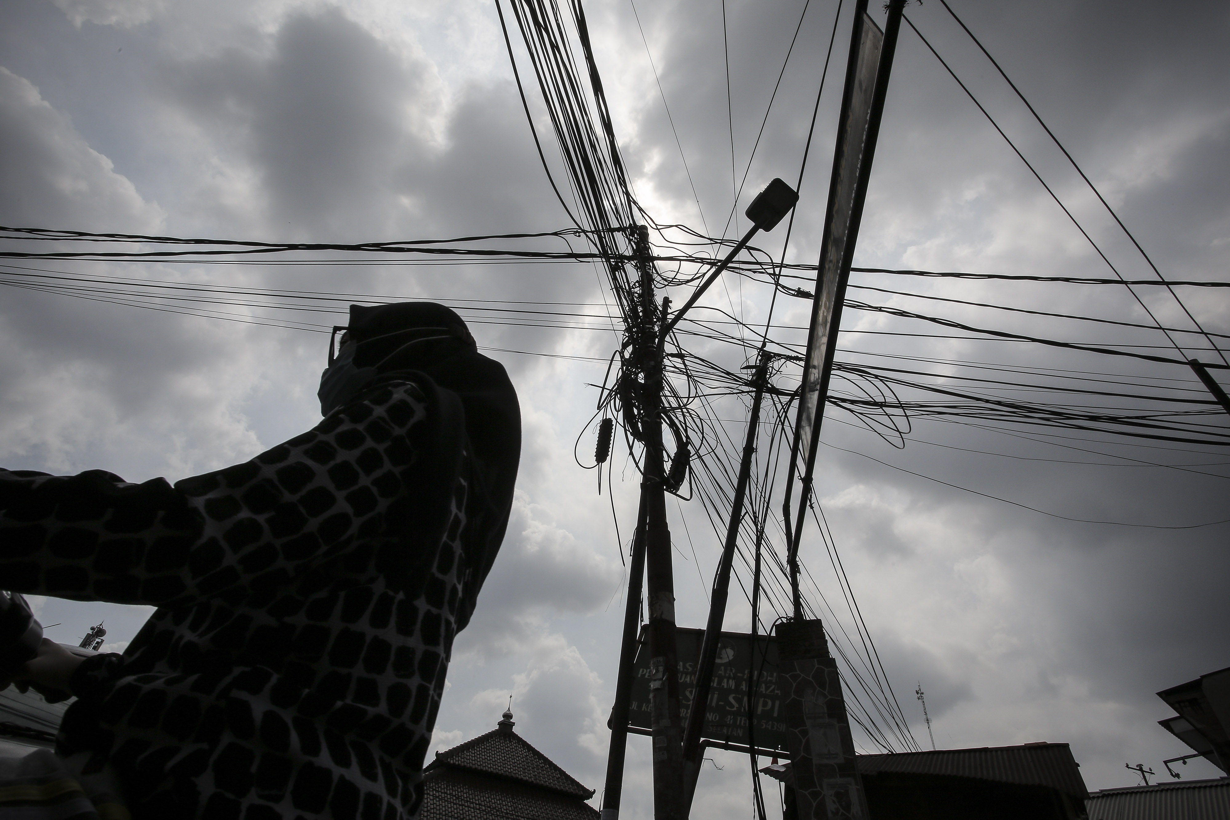Penataan Kabel Semrawut di Jakarta