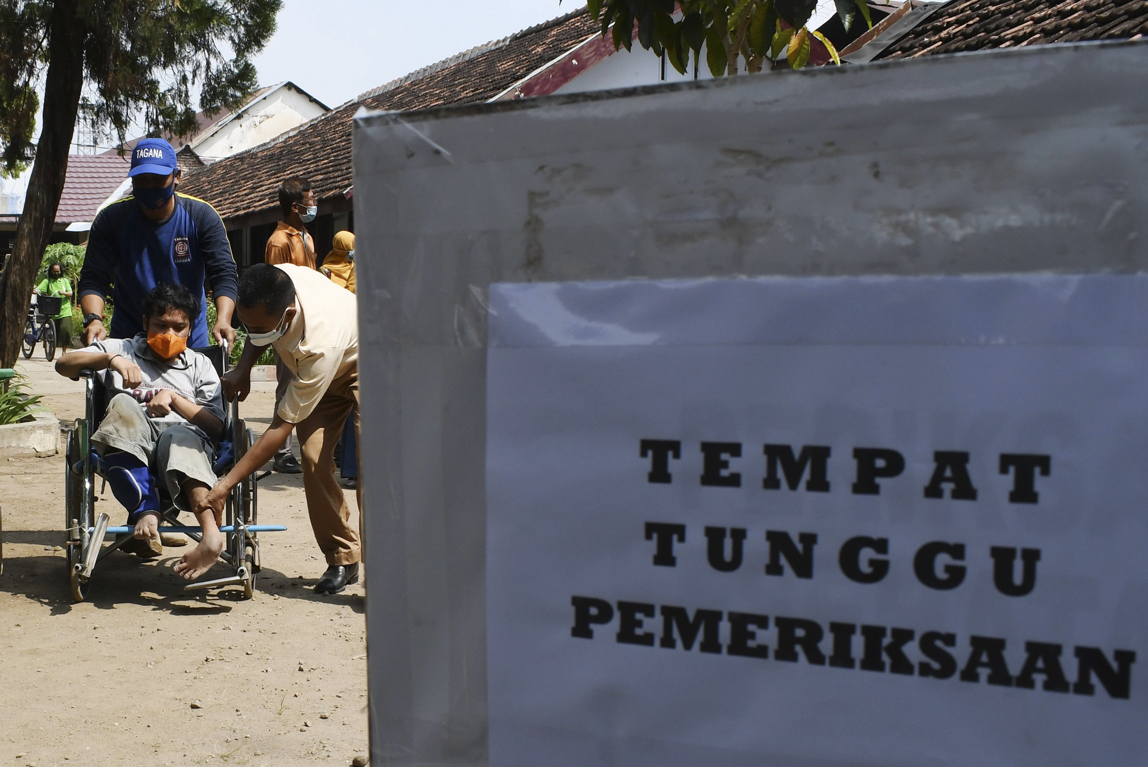 Vaksinasi Covid-19 Penyandang Disabilitas dan ODGJ di Madiun